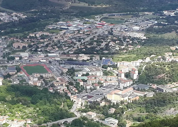 Dans Résidence Neuve Et Calme